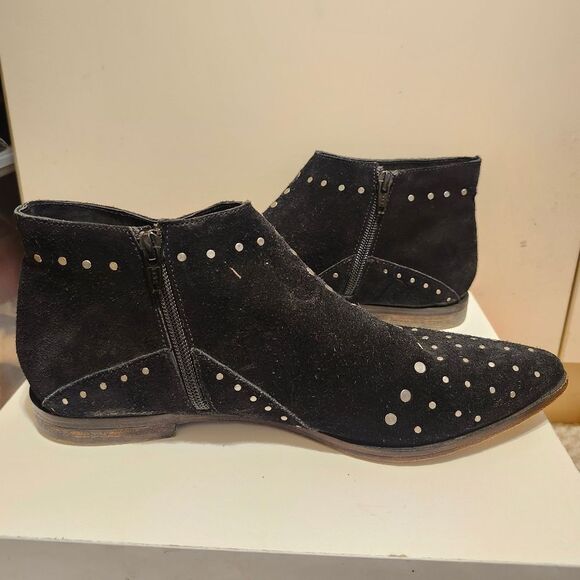 Free People "Aquarian" Blk Suede Silver Stud Flat Ankle Booties Sz.9/39 Ret.$168 - Picture 3 of 8